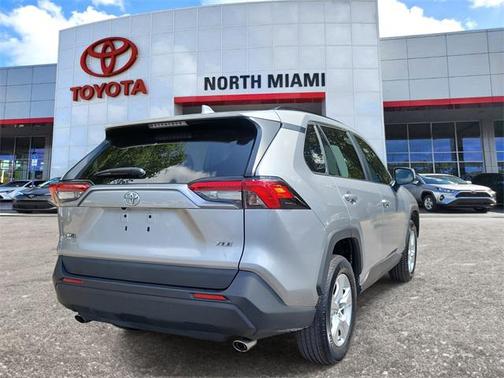 2020 Toyota RAV4 XLE