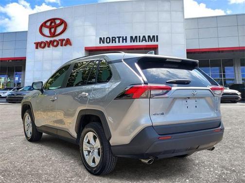 2020 Toyota RAV4 XLE