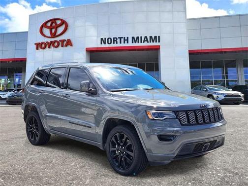 2022 Jeep Grand Cherokee Laredo