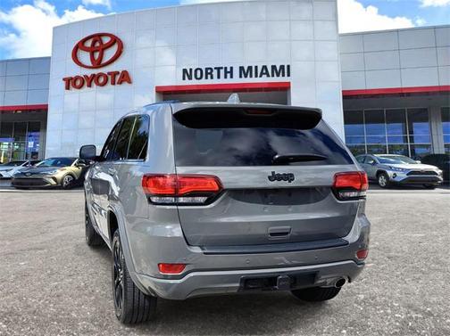 2022 Jeep Grand Cherokee Laredo
