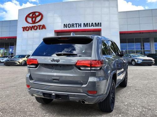 2022 Jeep Grand Cherokee Laredo