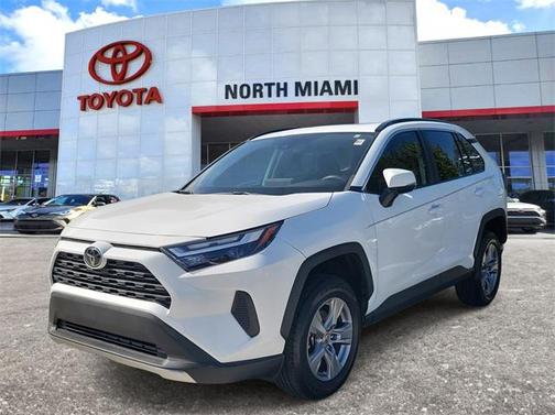 2023 Toyota RAV4 XLE