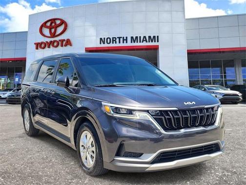 2023 Kia Carnival LX