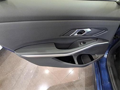2024 BMW 330 i