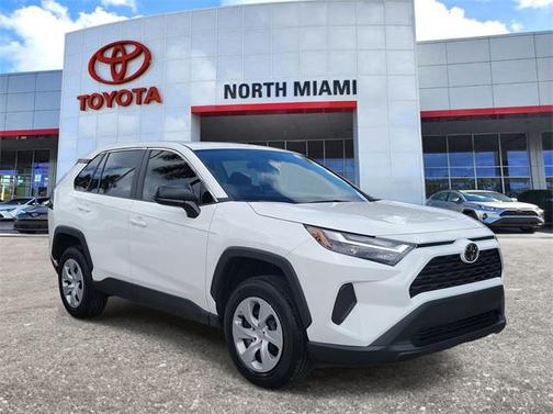 2025 Toyota RAV4 LE