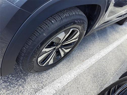 2024 Volkswagen Atlas Cross Sport 2.0T SE