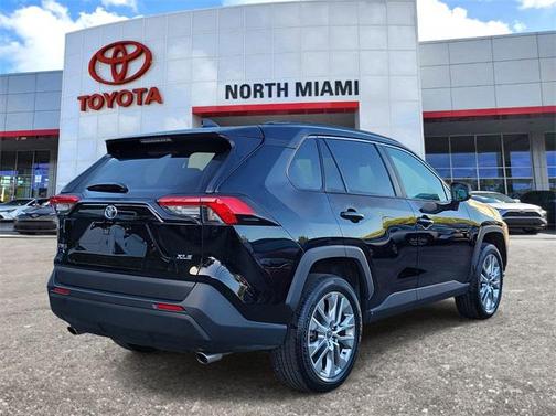 2023 Toyota RAV4 XLE Premium