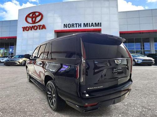 2023 Cadillac Escalade ESV Sport