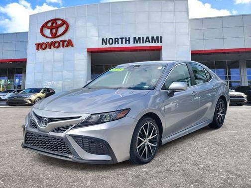 2022 Toyota Camry SE