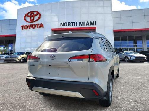 2024 Toyota Corolla Cross LE