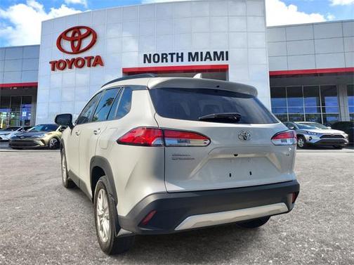 2024 Toyota Corolla Cross LE