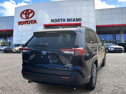 2024 Toyota RAV4 Hybrid XLE