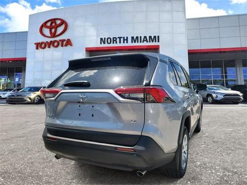 2025 Toyota RAV4 LE
