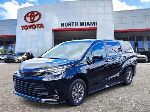 2023 Toyota Sienna XLE