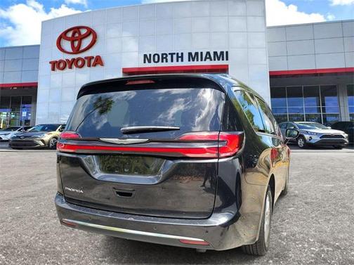 2021 Chrysler Pacifica Touring L