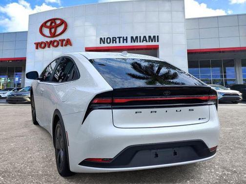 Wind Chill Pearl 2025 Toyota Prius LE