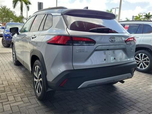 2025 Toyota Corolla Cross XLE