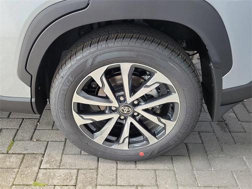 2025 Toyota Corolla Cross XLE