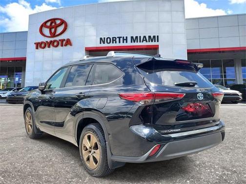 2023 Toyota Highlander Hybrid XLE
