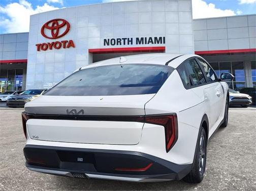2025 Kia K4 LXS