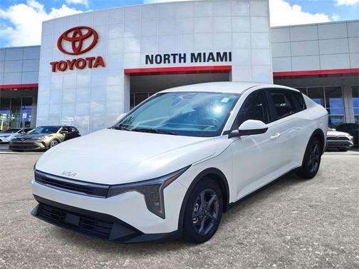 2025 Kia K4 LXS