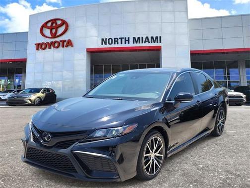 2022 Toyota Camry SE