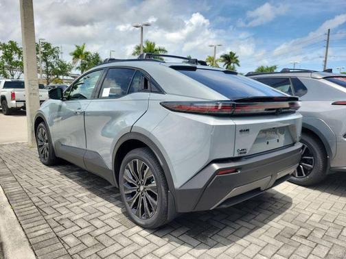 Cement 2026 Toyota C-HR XSE