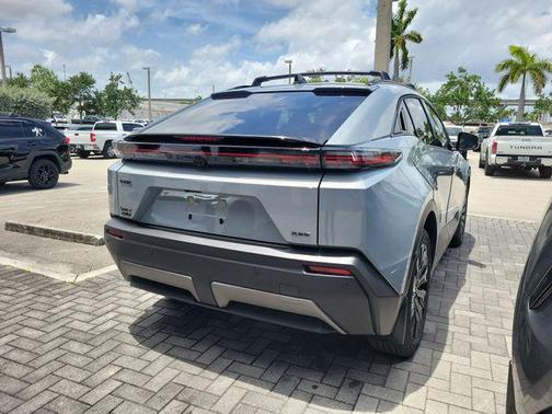 Cement 2026 Toyota C-HR XSE