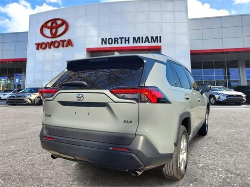 2021 Toyota RAV4 XLE