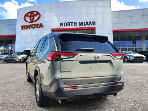 2021 Toyota RAV4 XLE