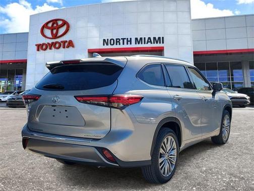 2023 Toyota Highlander Platinum