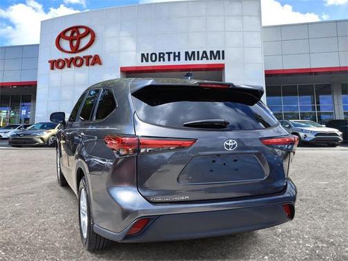 2023 Toyota Highlander LE