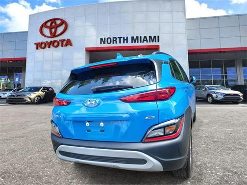 2022 Hyundai KONA SEL