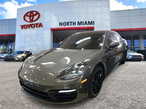 2022 Porsche Panamera Base