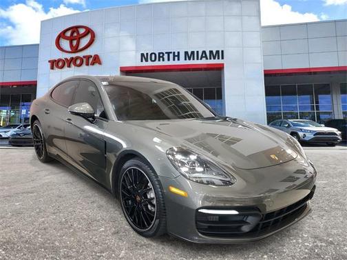 2022 Porsche Panamera Base