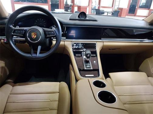 2022 Porsche Panamera Base