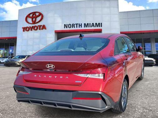 2025 Hyundai ELANTRA HEV Blue