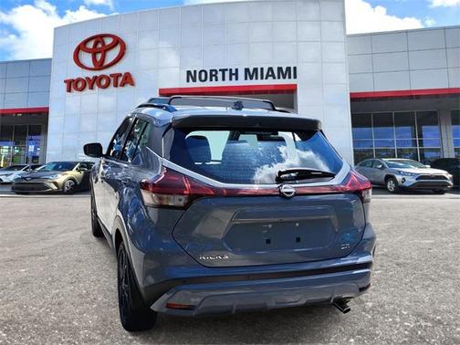 2023 Nissan Kicks SR