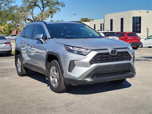 2025 Toyota RAV4 XLE