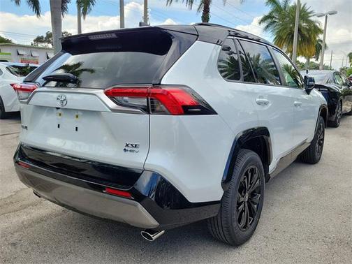 2025 Toyota RAV4 Hybrid SE