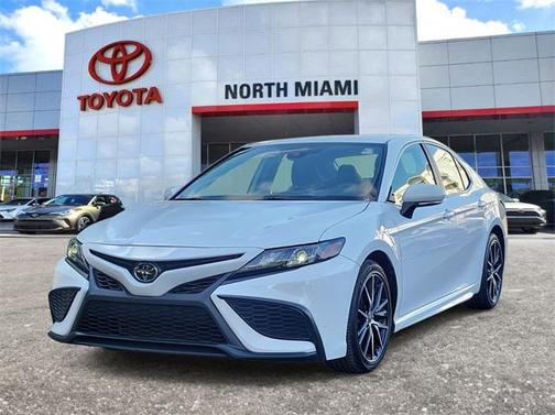 2024 Toyota Camry SE
