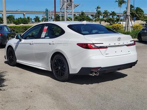 2025 Toyota Camry SE