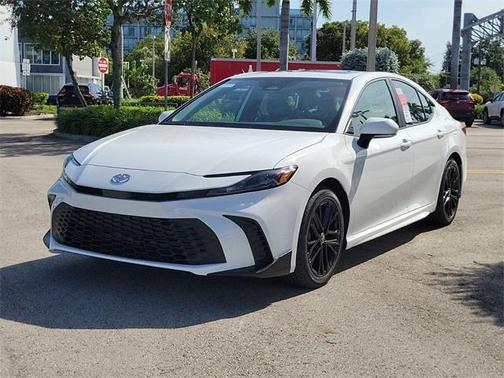 2025 Toyota Camry SE