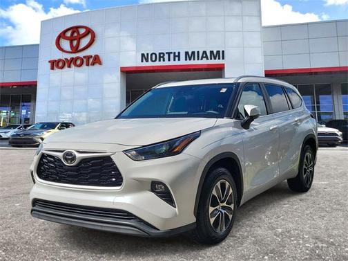 2023 Toyota Highlander XLE