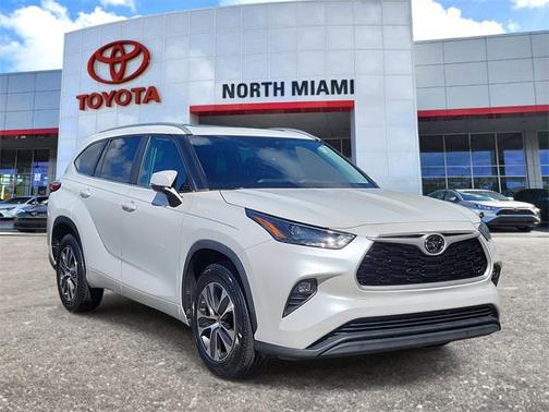 2023 Toyota Highlander XLE