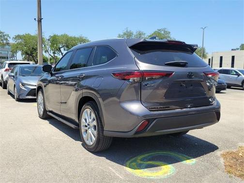 2024 Toyota Highlander XLE