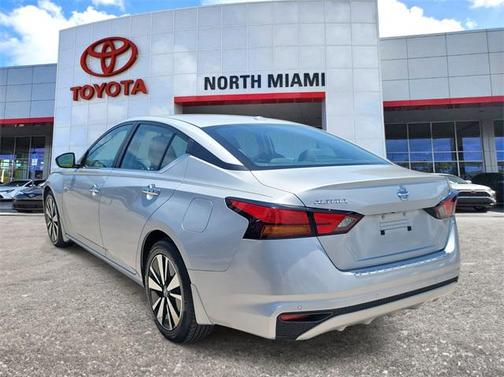 2022 Nissan Altima 2.5 SV
