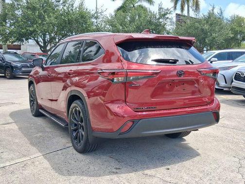 Ruby Flare Pearl 2025 Toyota Highlander XLE