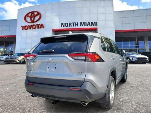 2021 Toyota RAV4 XLE