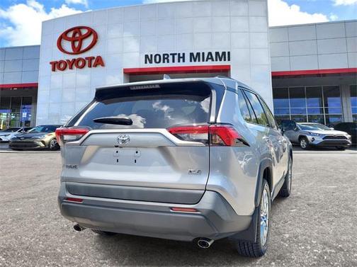 2021 Toyota RAV4 XLE Premium